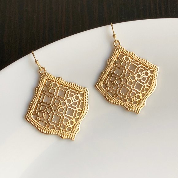 NEW Rhombus Filigree Earrings (gold) - Picture 3 of 7